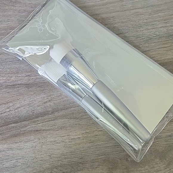 Cosmedix - Skincare Brush Set - Picture 3 of 3